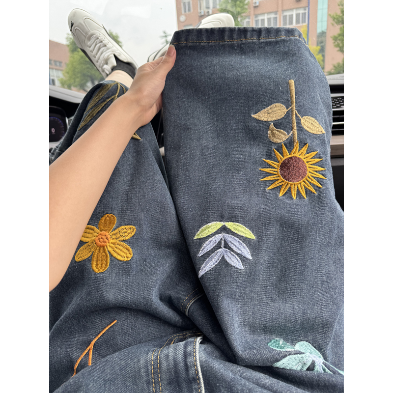 Embroidery Jeans - กางเกงยีนส์ขาสั้นปักลายดอกไม้สไตล์เกาหลี Y2K สำหรับทุกเพศ สไตล์อเมริกัน ทรงตรง ขาเจ็ดส่วน