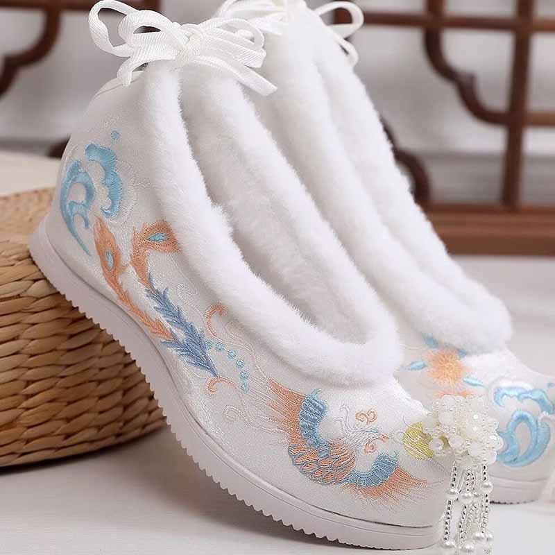 Embroidery White - รองเท้าฮันฟูฤดูหนาวสำหรับผู้หญิง รองเท้าปักลายจีนโบราณ ไซส์ใหญ่ อุ่น สีแดงขาว รองเท้าปักลายวินเทจ