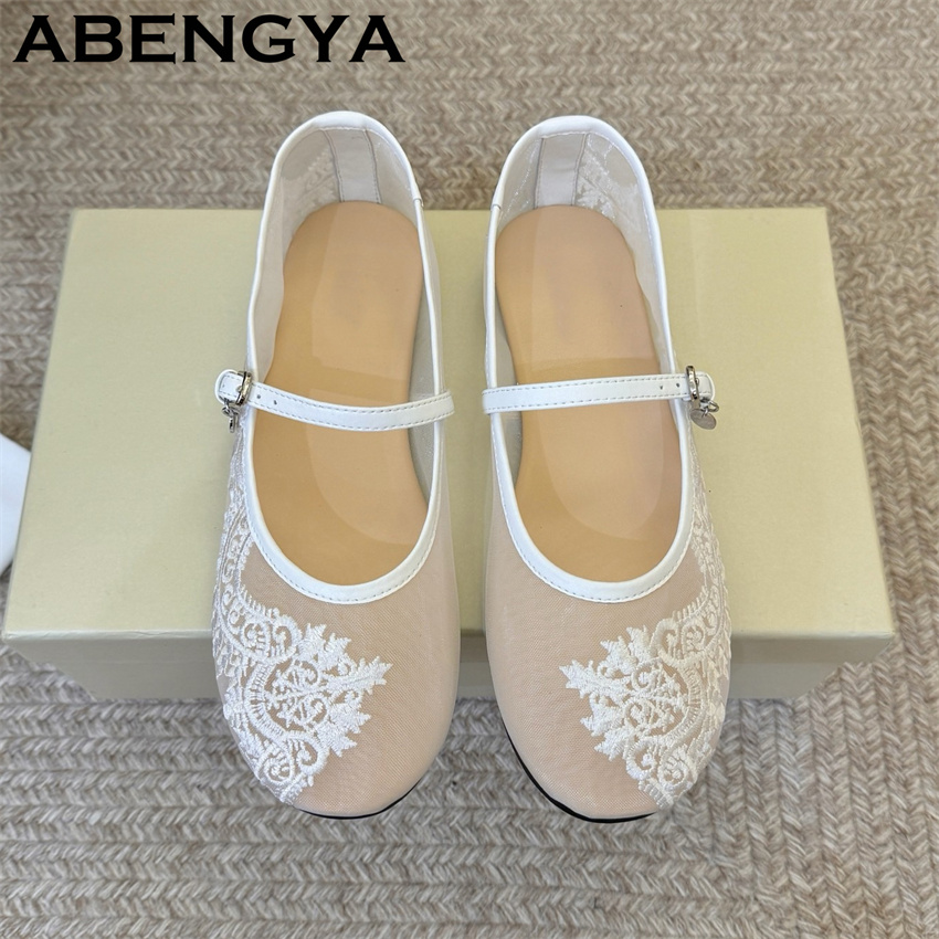 Embroidery Design Free - รองเท้าส้นเตี้ยปักลายลูกไม้สำหรับผู้หญิง คอลเลคชั่นฤดูร้อน 2026 รองเท้าบัลเล่ต์ รองเท้าเดินเล่น รองเท้าแฟชั่นดีไซน์เนอร์