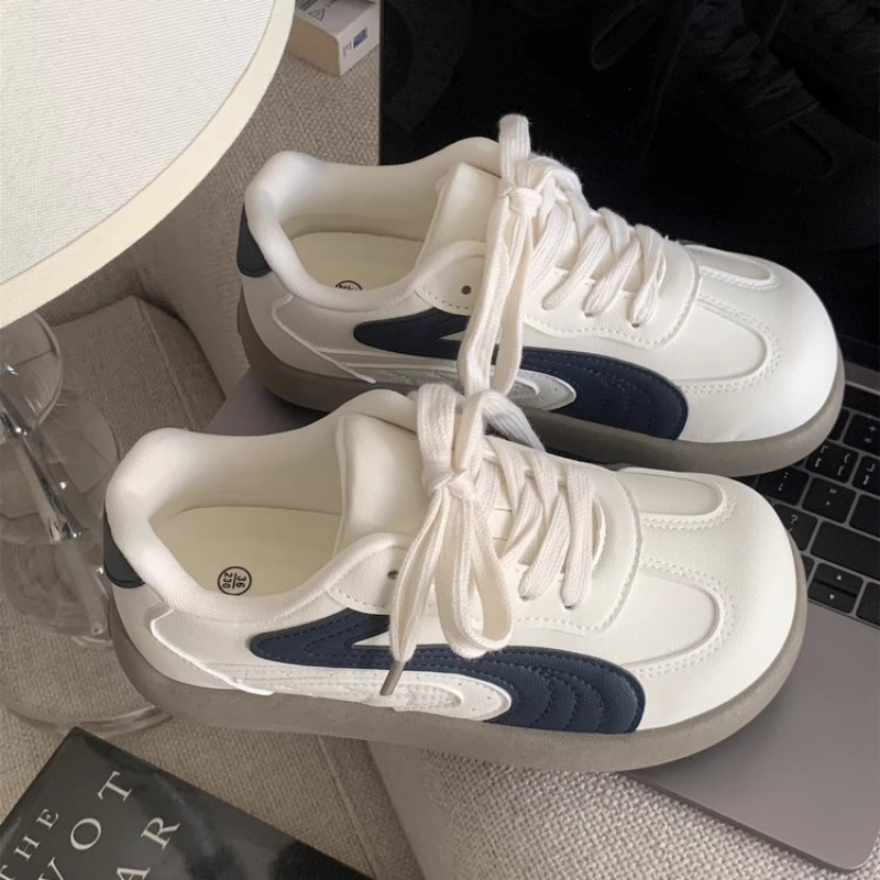 Embroidery White - รองเท้าผ้าใบผู้หญิงสไตล์วินเทจ สีขาว-น้ำเงิน ดีไซน์ตัดต่อ พร้อมเชือกผูก พื้นหนา รองเท้ากีฬาแบบลำลอง