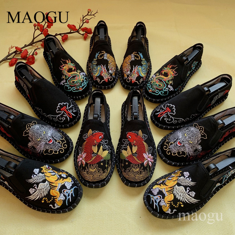 Embroidery Print - รองเท้าสวมแบบยูนิเซ็กส์สไตล์จีน ลายปักมังกรและเสือ พื้นรองเท้าเย็บติด รองเท้าลำลองแบบดั้งเดิมสำหรับผู้ชายและผู้หญิง