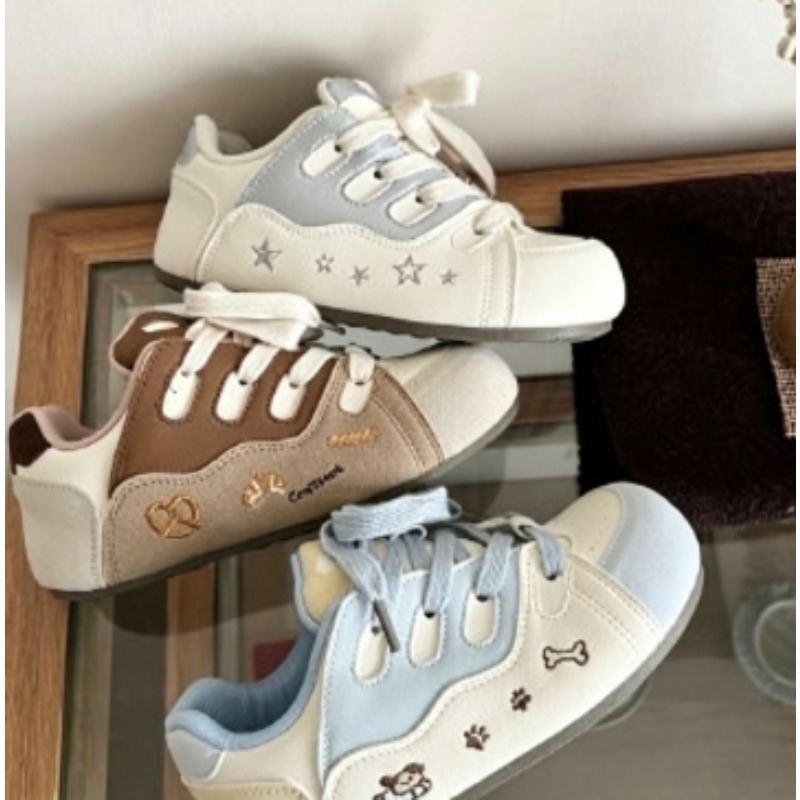 รองเท้าผ้าใบสีทูโทนสำหรับสาวหว - Embroidery White บทวิจารณ์และราคา