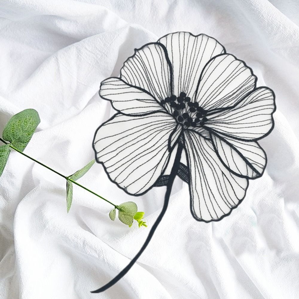 แพทช์ปักลายดอกไม้  งานปักลายดอ - Embroidery On Black Shirt บทวิจารณ์และราคา