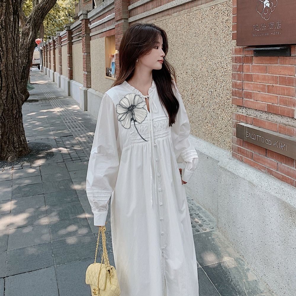 แพทช์ปักลายดอกไม้  งานปักลายดอ - Embroidery On Black Shirt บทวิจารณ์และราคา