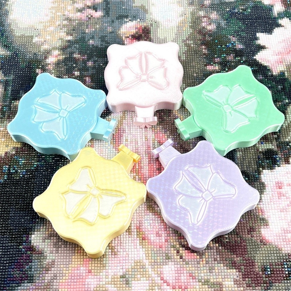 ถาดปักเพชร DIY ลายโบว์ พร้อมฝา - Embroidery Underlay บทวิจารณ์และราคา